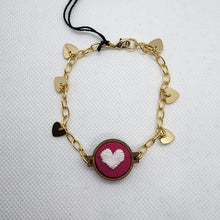 Load image into Gallery viewer, Bracelets Corazones
